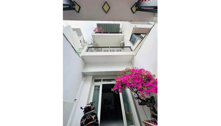 Ngộp Thoại Ngọc Hầu - 4x18m - HXH 8m vô nhà - 3 tầng BTCT